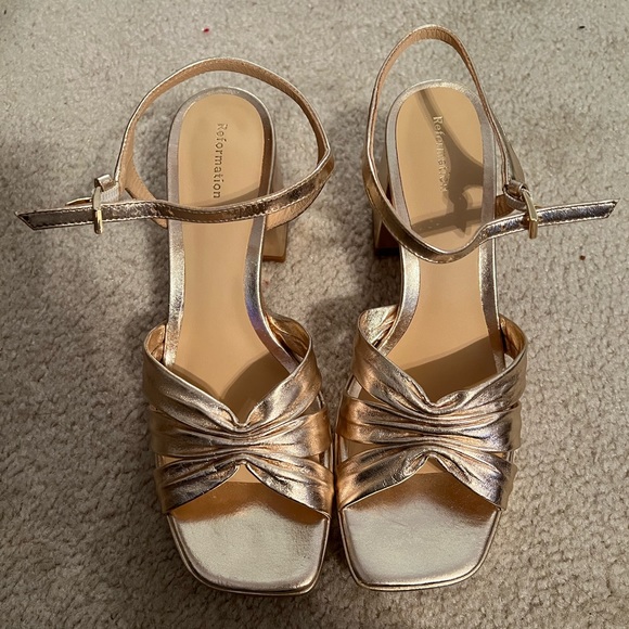 Reformation Shoes - Never worn. Reformation Mazie Platform Heel in Gold Size 8